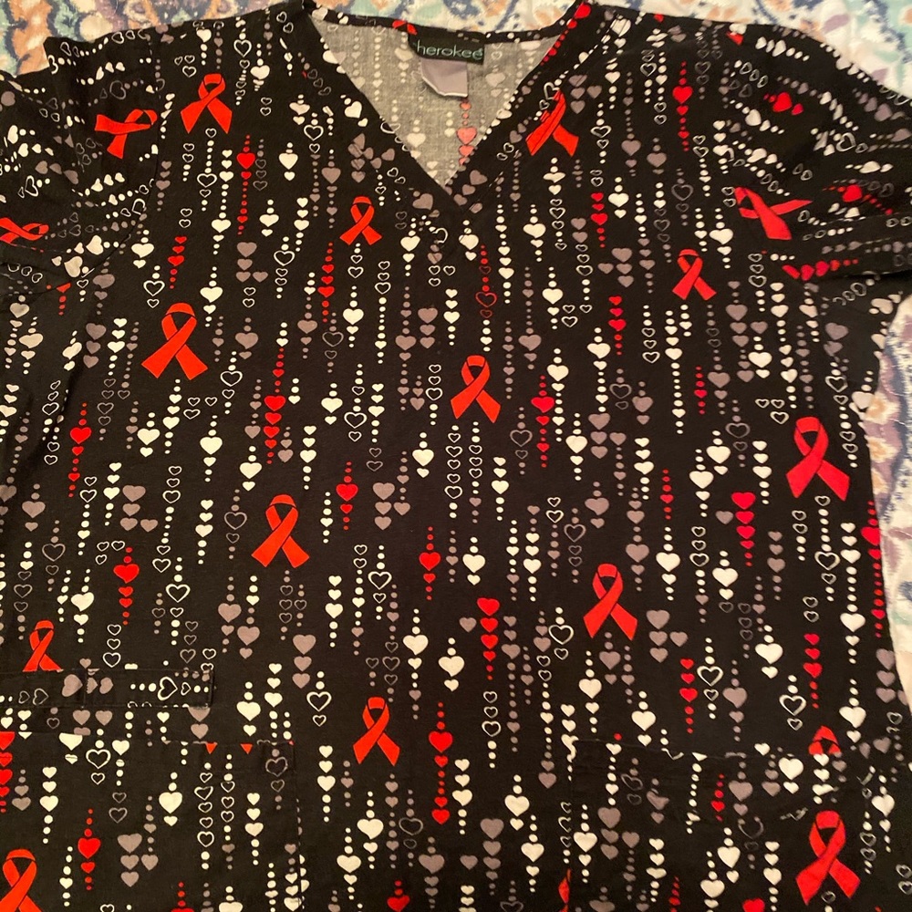 Cherokee scrub top